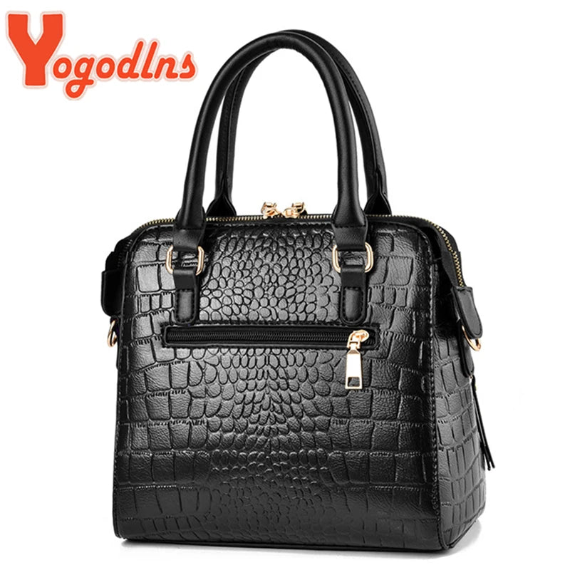 Sac à main motif crocodile pompon luxe femme
